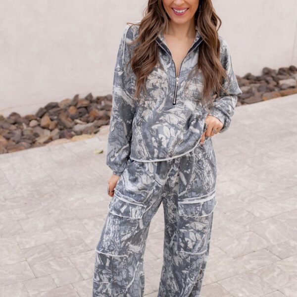 Camo Wide-Leg Pocketed Cargo Pants